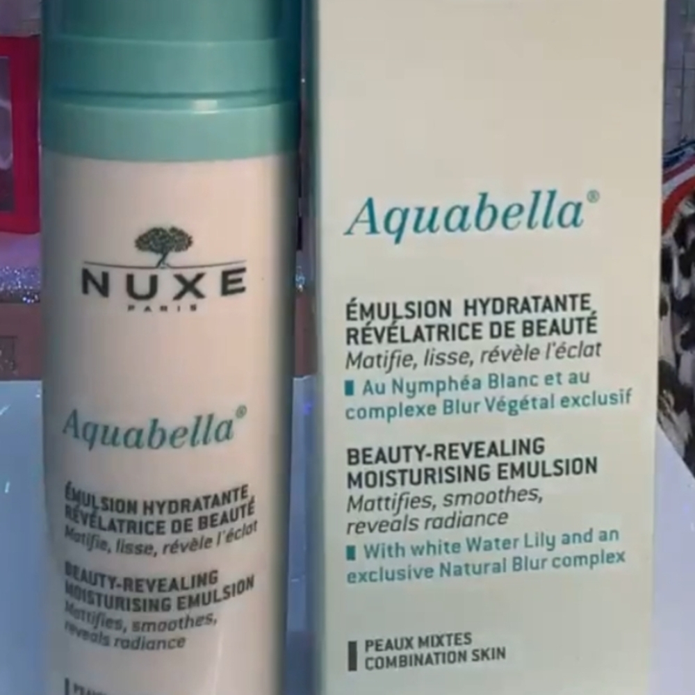 NUX Aquabella Moisturizing Emulsion - Cream and Teal